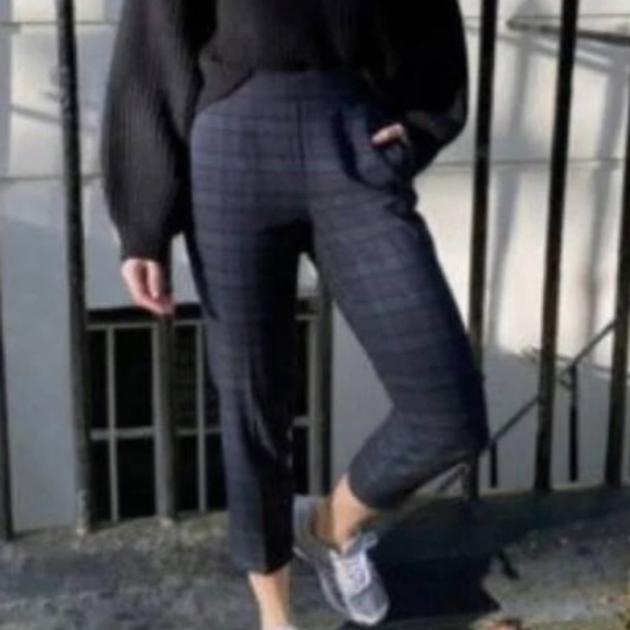 Aritzia Babaton Conan Tartan Plaid Cropped Trousers size 2 - Picture 1 of 7